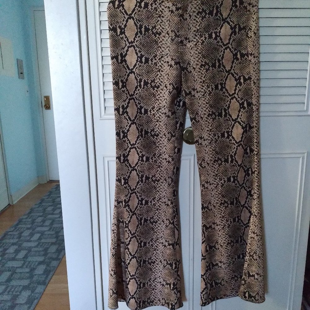 SNAKE PRINT FLARE PANTS